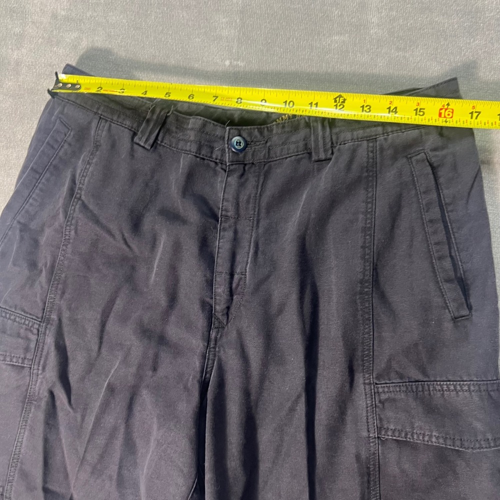 Tommy Bahama Relax Mens Black Cargo Shorts Size 35 Tencel Cotton Casual Utility - Picture 3 of 7